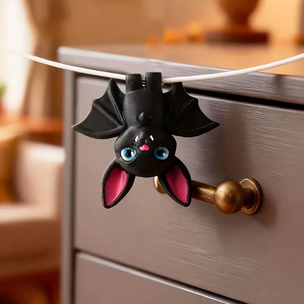 Cute Hanging Bat Figurine Decor 1-Piece Upside-Down Statue Car Home & Office Desktop Ornament Gothic Halloween Style Decoration