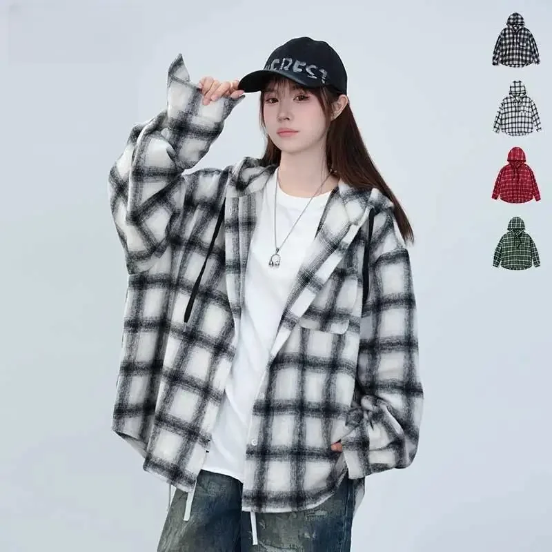 Camicia da donna autunno nuovo stile pigro allentato camicia casual in poliestere di media lunghezza giacca stile classico con cappuccio scozzese di lana 2025 autunno