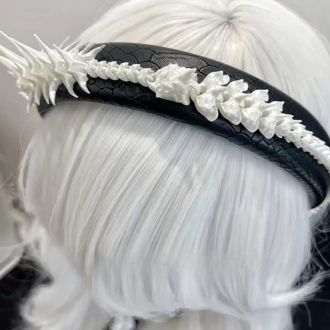 Subcultural headwear, dark, niche, high-end, pearl light compression, winding, skeleton, snake skin headband