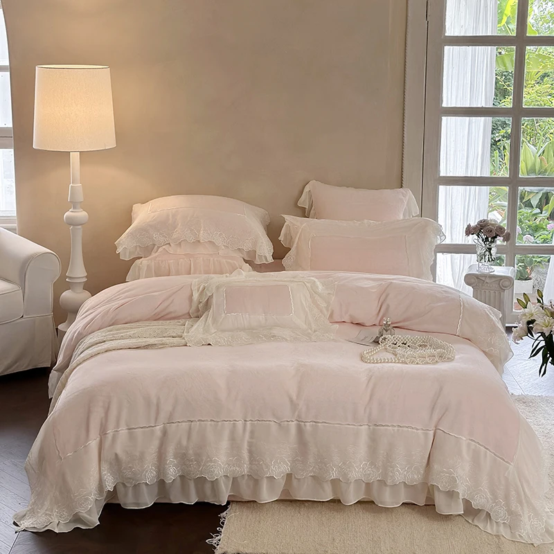 4Pcs Pink Vintage French Lace Ruffles Princess Bedding Set Winter Milk Velvet Plush Duvet Cover Cover Set Bed Sheet Pillowcases