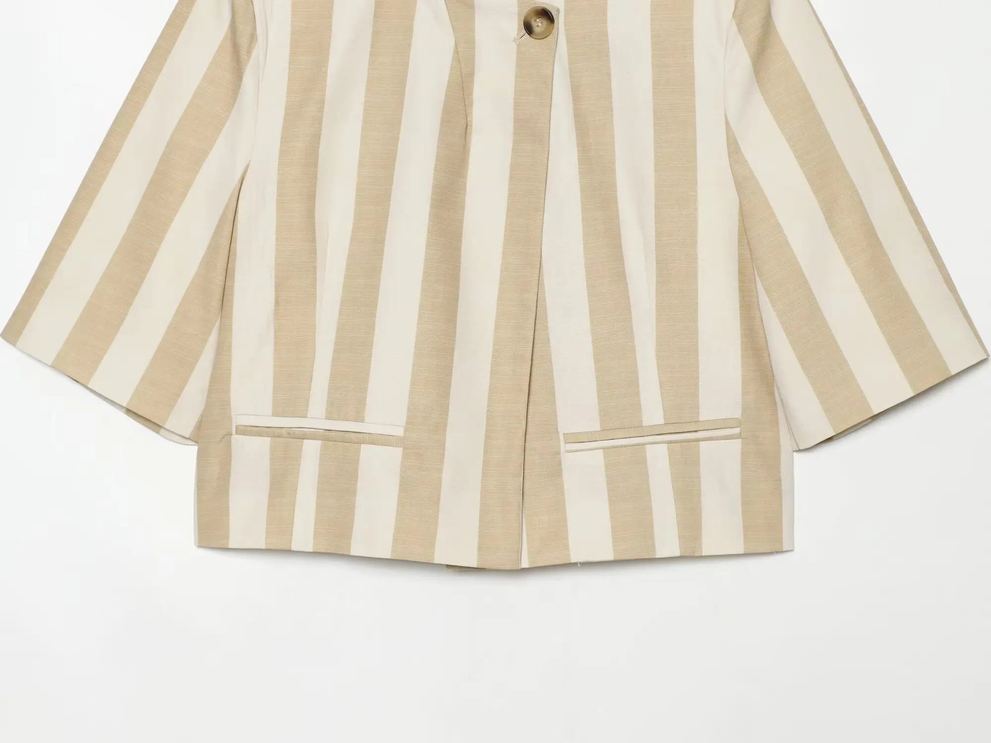 KONDALA Damen Pendler-Schicker Gestreifter Blazer 2026 Sommer Trendiger High-Street Stehkragen-Blazer Eleganter Lässiger Kurzarm-Blazer – Detail 10
