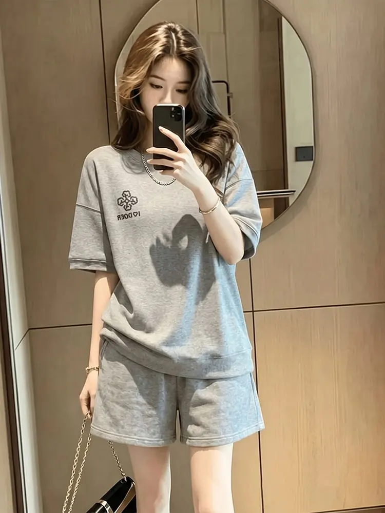 

Casual Loose Summer Sportswear Set Women's Short Sleeve T-Shirt Pure Color Shorts Two-Piece Suit Breathable Comfortable Fashion