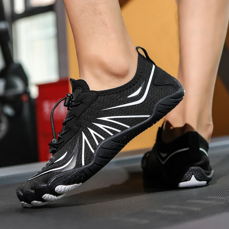 2025 nuove scarpe da acqua antiscivolo ad asciugatura rapida per coppie di uomini e donne, possono essere utilizzate per la spiaggia all'aperto e il fitness indoor