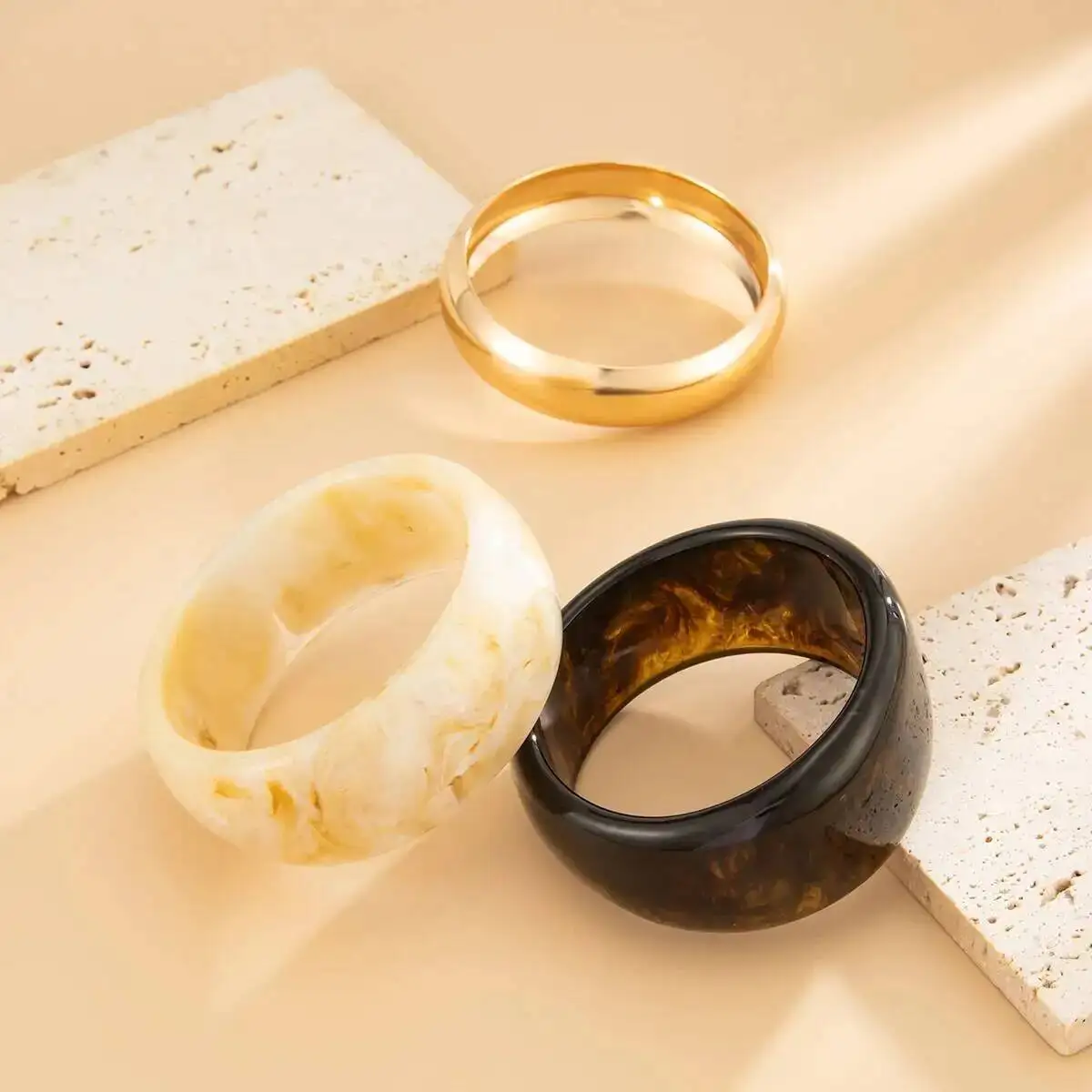 PuRui الشرير 3 نمط Hyperbole سميكة الراتنج واسعة الإسورة سوار المرأة الهيب هوب الإبداعية الهندسة التراص أساور Steampunk مجوهرات