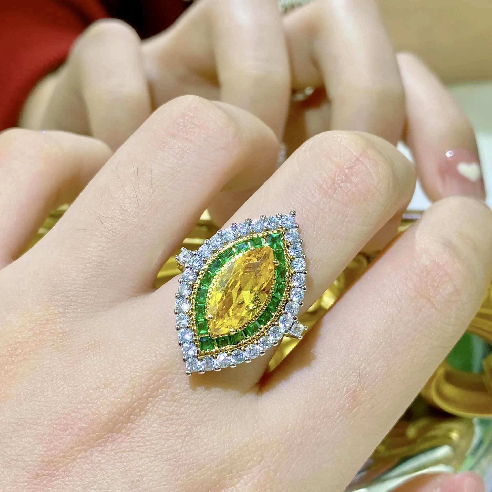 

DIY accessories Italian craft water drop high carbon diamond yellow diamond ring female, luxury setting emerald horse eye shape