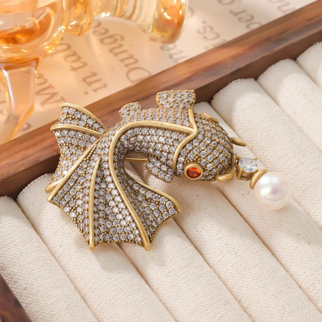 Vintage Good Luck Brooch for Women High-end Personality Sweet Temperament Heavy-duty Pin Pearl Brooch