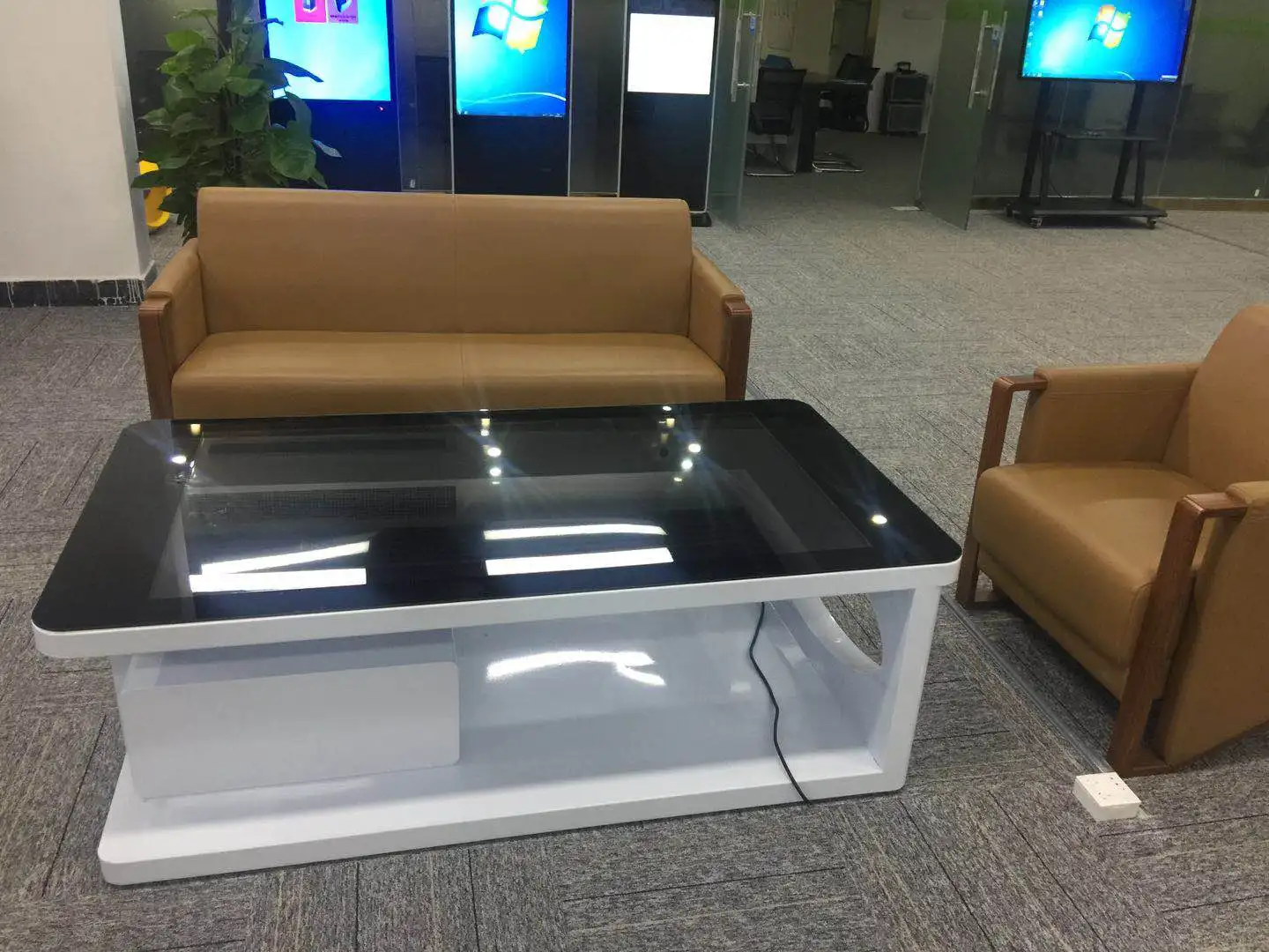 VETO 43 Inch Multi Touch Game Screen All One Kiosk Advisement Player Interactive Table For Education