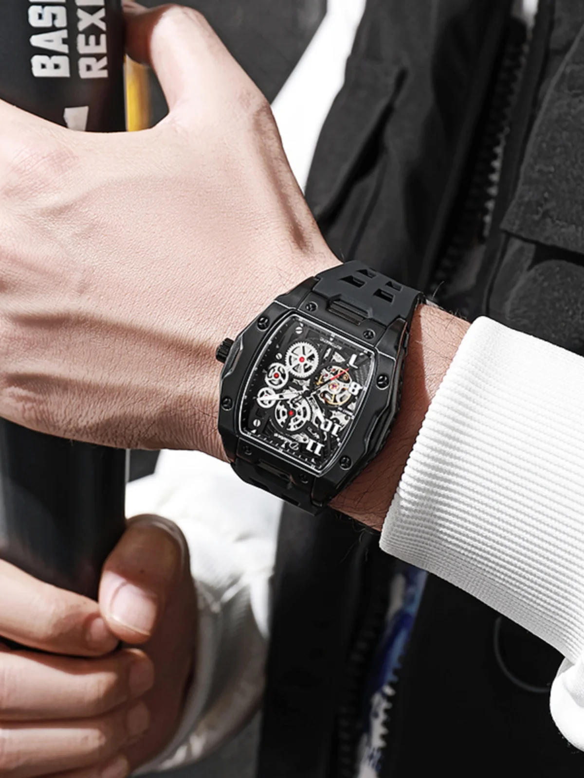 

Durenwei automatic mechanical men's watch, 2025 new model, tonneau-shaped skeleton watch, high-end men's watch.