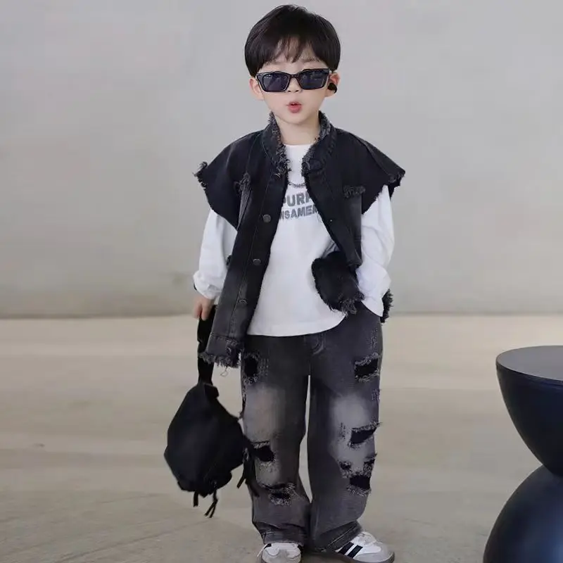 Colete + calças para meninos conjunto infantil 2 tamanhos 2025 nova primavera solta versão coreana retrô conjunto de colete jeans 2-8 anos