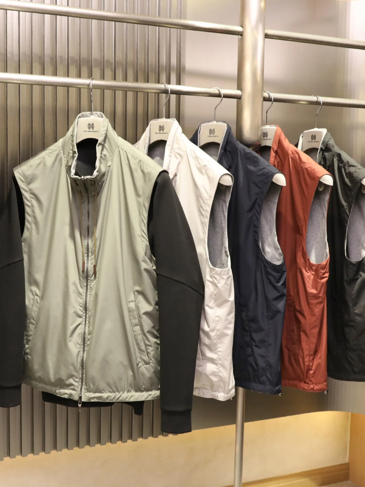 

Итальянский роскошный ранний весенний новый мужской уличный трехстойкий повседневный жилет, жилет, куртка с обеих сторон