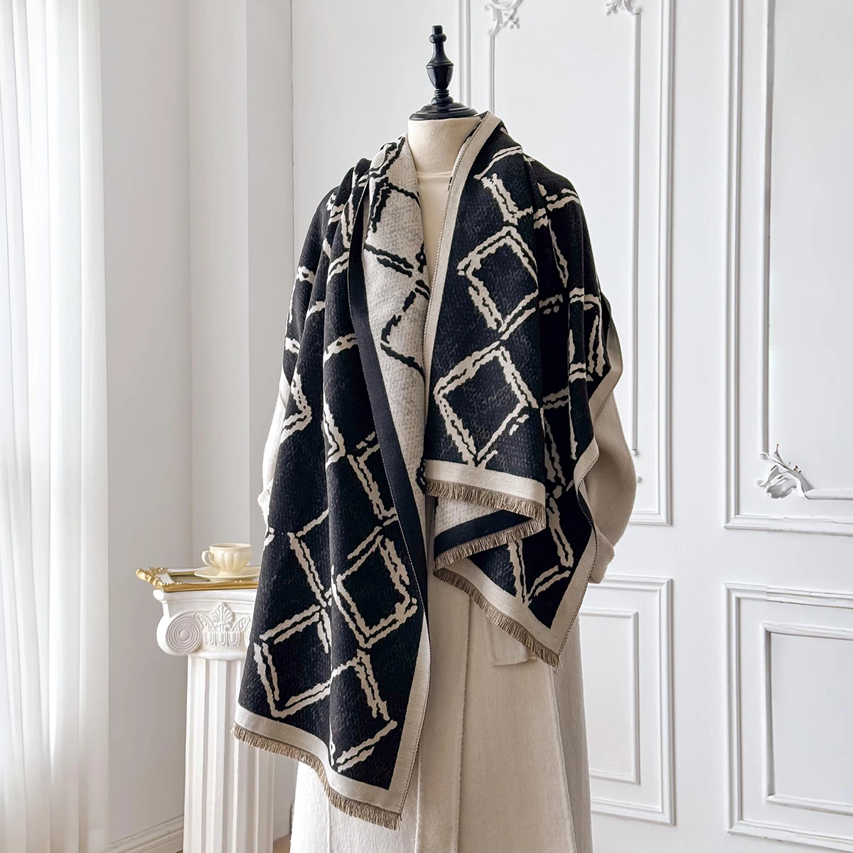 

Winter Warm Cashmere Scarf for Women Thick Luxury Pashmina Shawl Fashion Neckerchief Poncho Wrap Soft Cozy Elegant Accessory