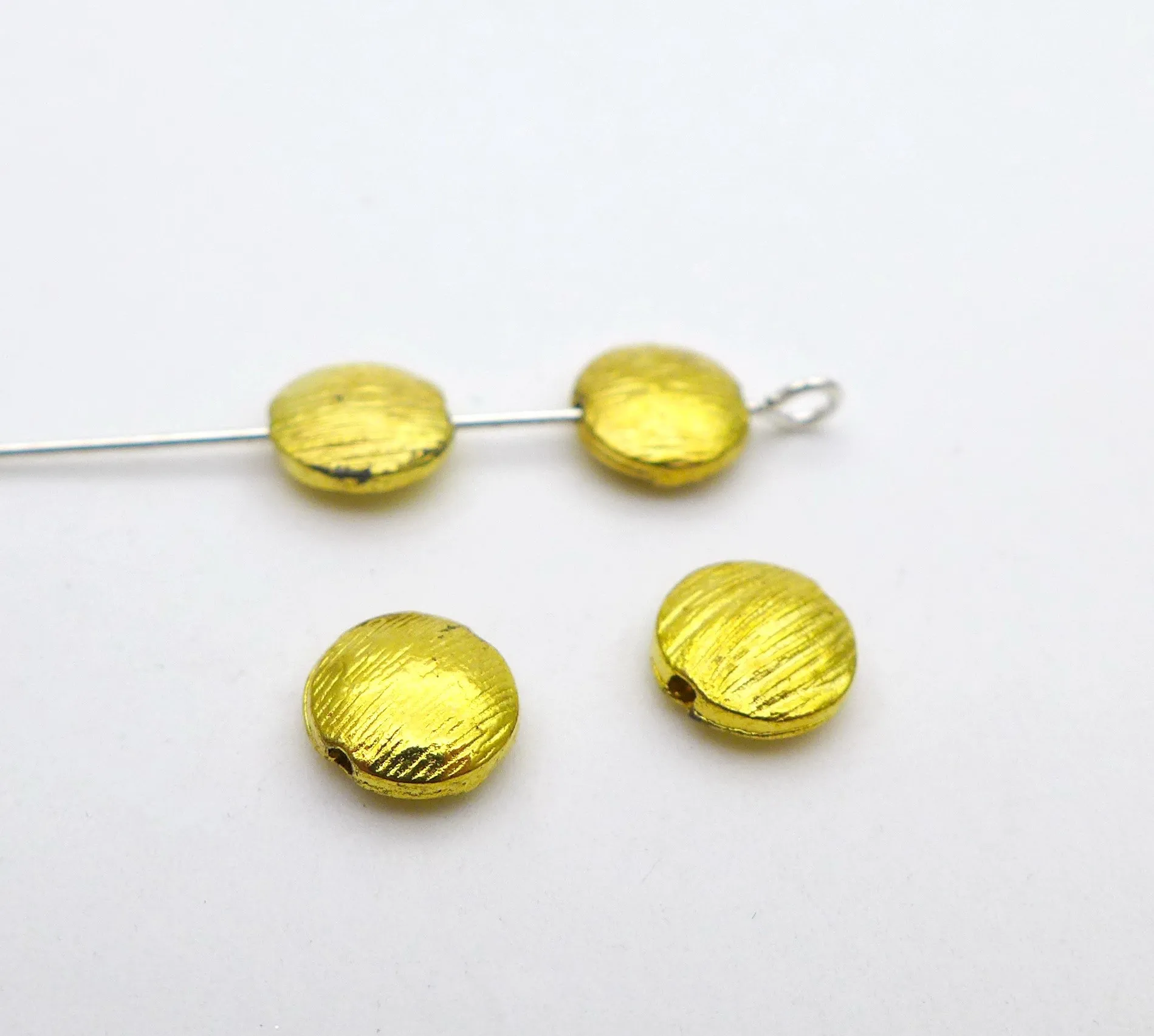 

200 pcs 8*8*3MM Zinc Alloy Gold Flat Disk Round Small Hole Separator Beads Jewelry Earrings Women Bracelets Free Shipping