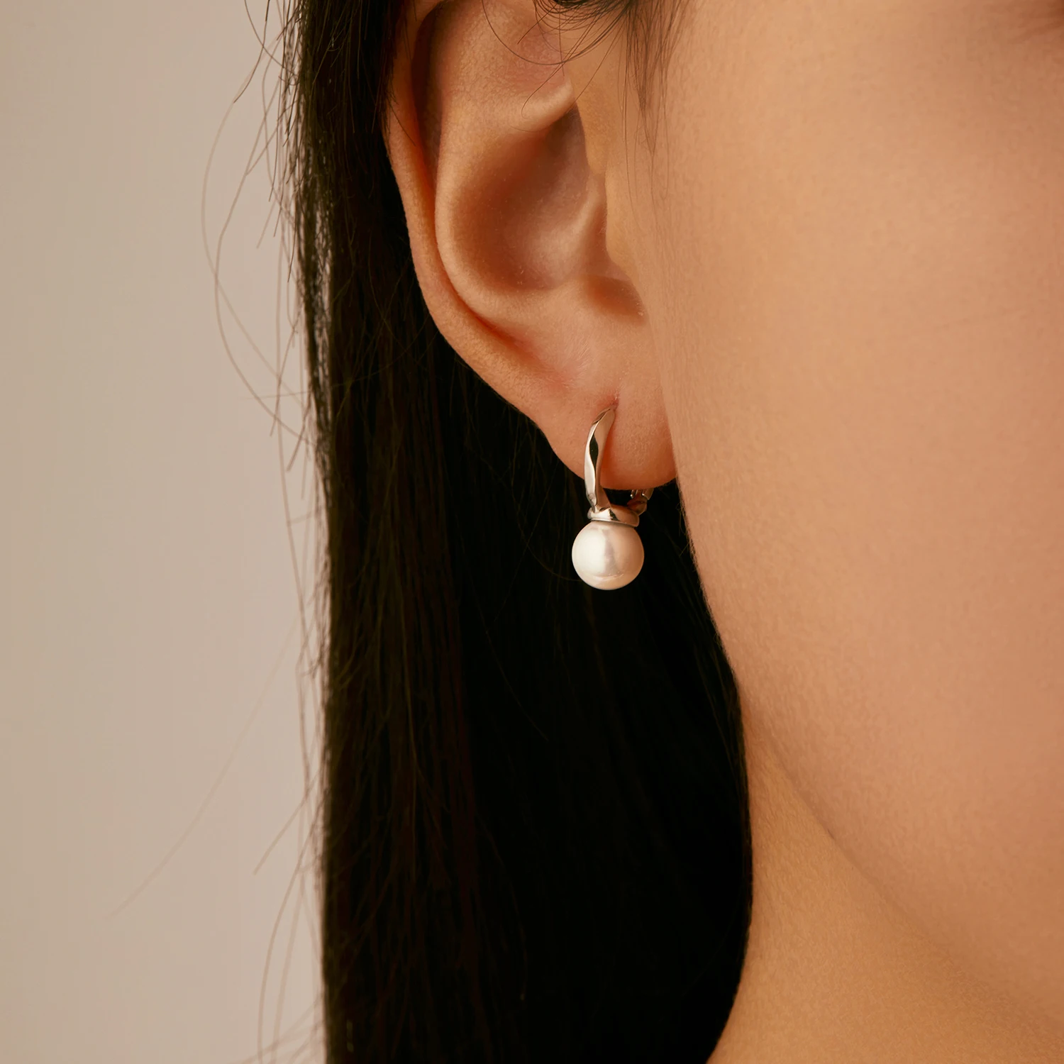 MODIAN 925 Sterling Silver Elegant Shell Pearl Hoop Earrings Trendy Vacation Original Buckle Earrings For Women Jewelry 2