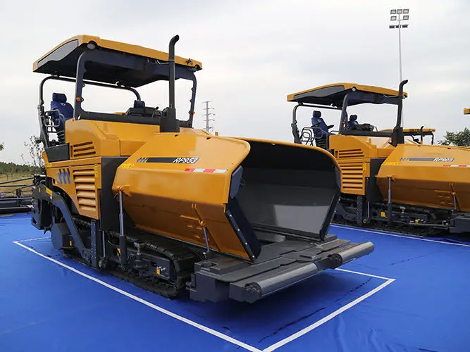 Road Paving Machine RP953 Tracked Asphalt Paver 10.5 m for Construction Projects