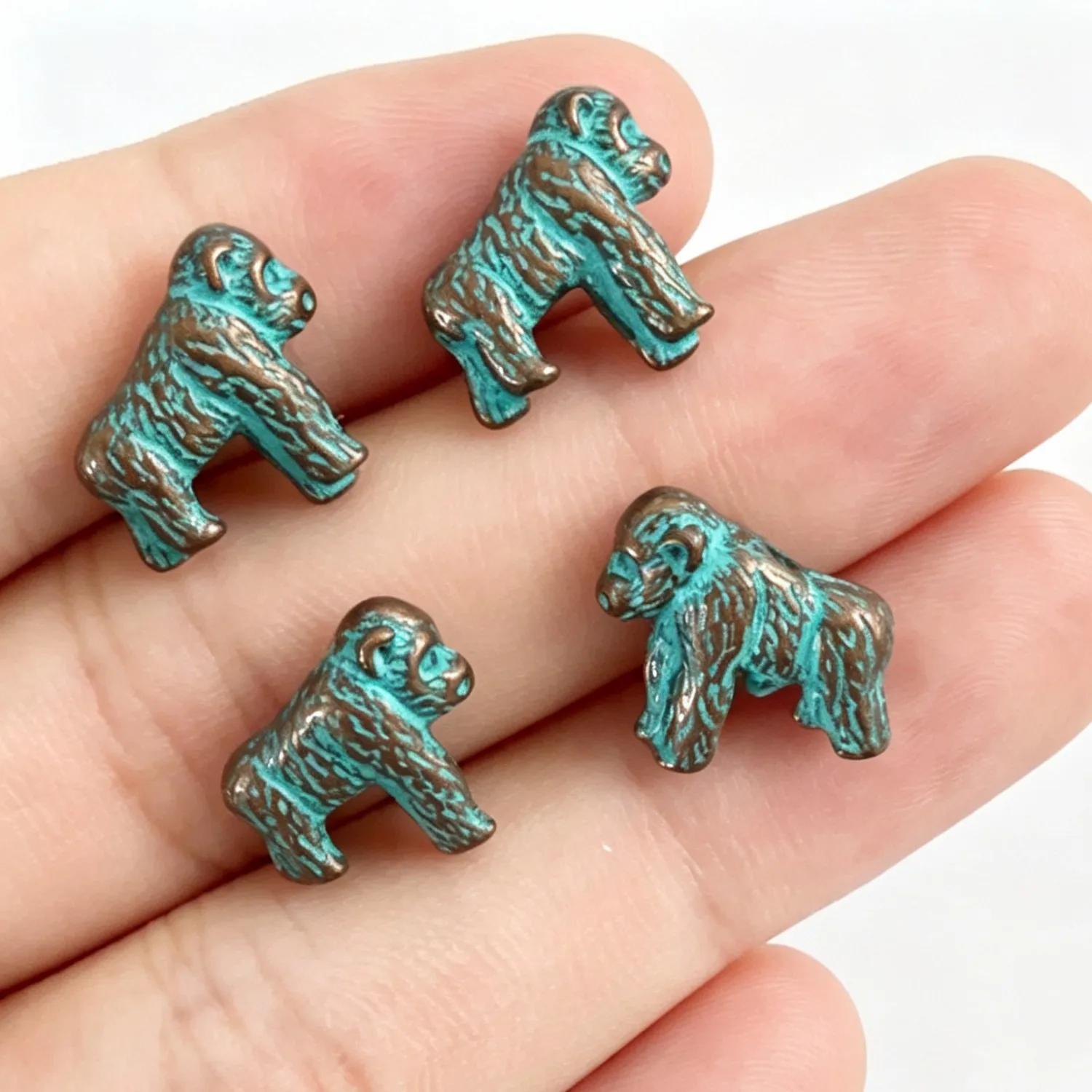 10Pcs 13×13mm Zinc Alloy Antique Red Copper with Blue Wash Gorilla Shape Spacer Beads DIY Jewelry Accessories H5303