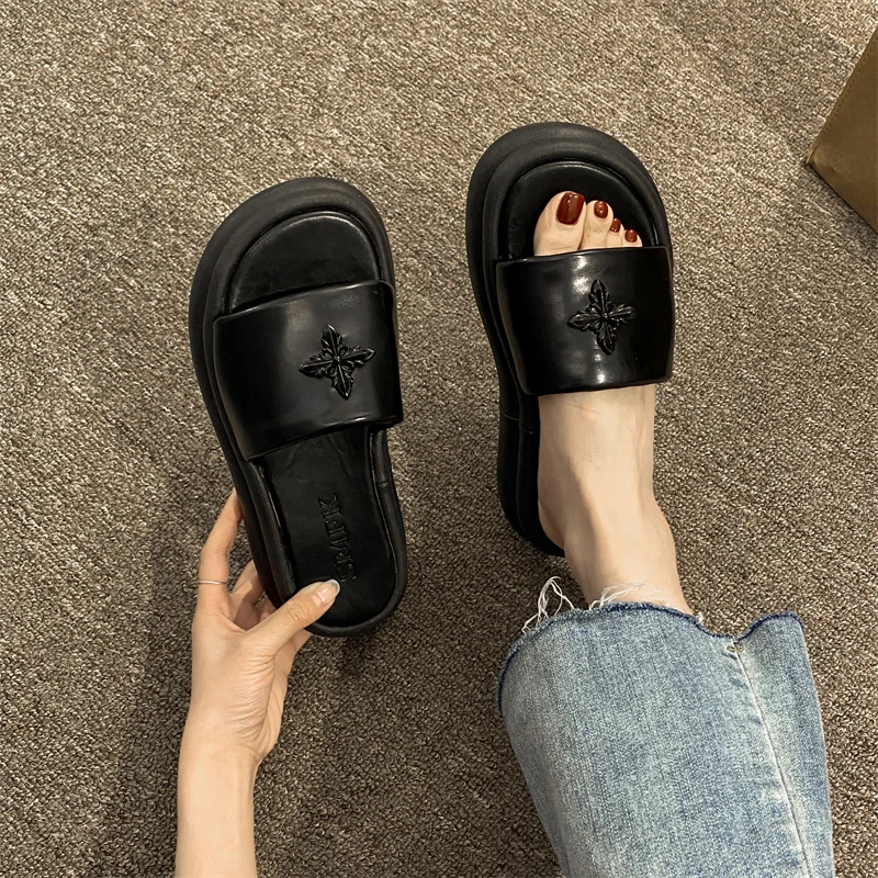 

Новинка 2025 года, модные очень высокие тапочки, женские лаконичные летние шлепанцы, уличная уличная одежда, женские модные толстые тапочки