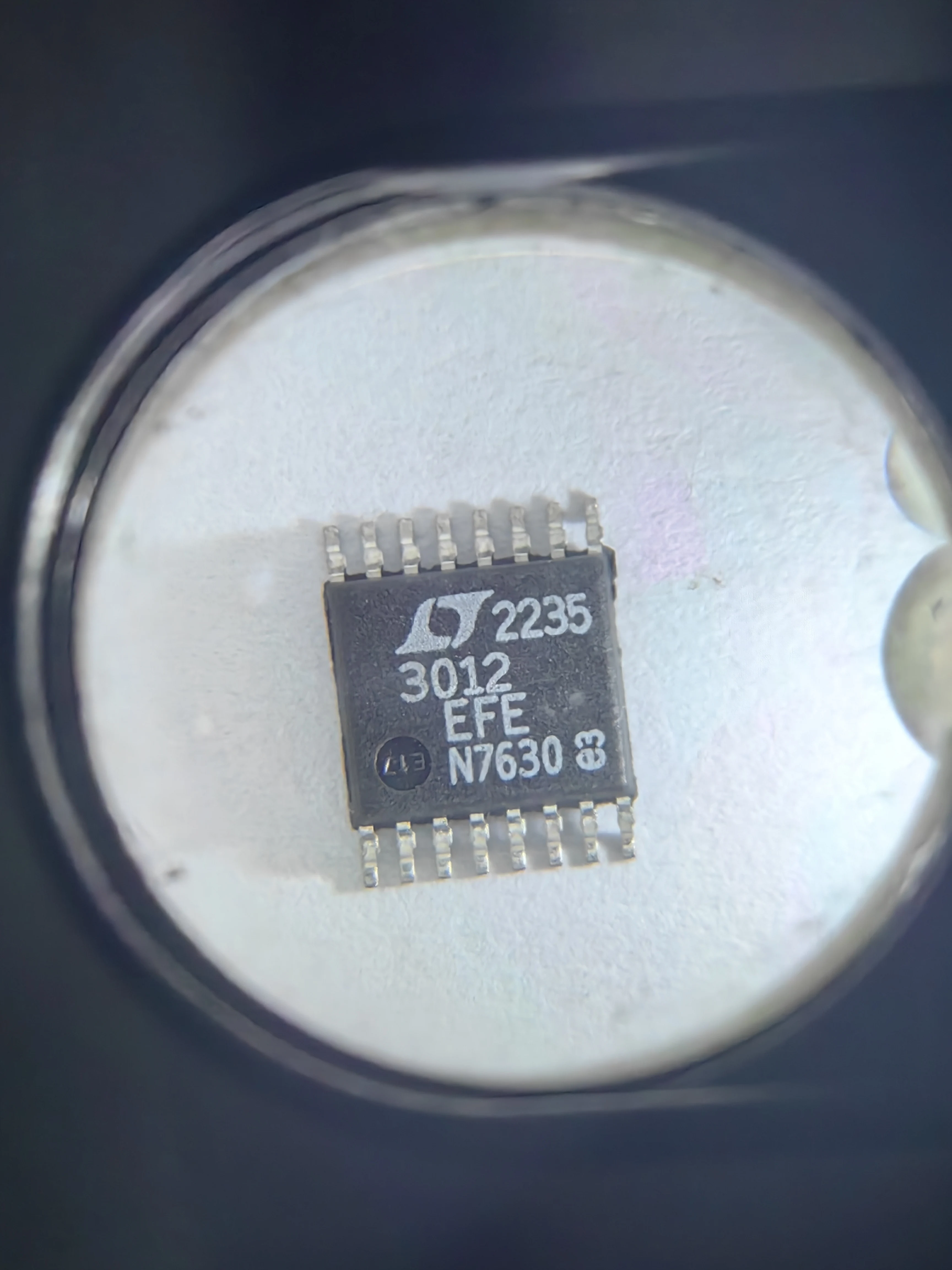 LT3012 LT3012EDE LT3012EFE LT3012HFE — линейный стабилизатор микромощности с низким падением напряжения 250 мА, от 4 до 80 В