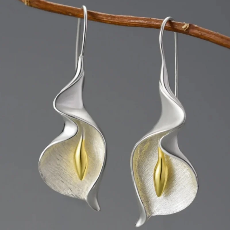 Exquisite Hängeohrringe mit blühenden Blumen, Persönlichkeitsaccessoires, gold- und silberfarben, Pflanzen-Ohrringe für Damen, Schmuck