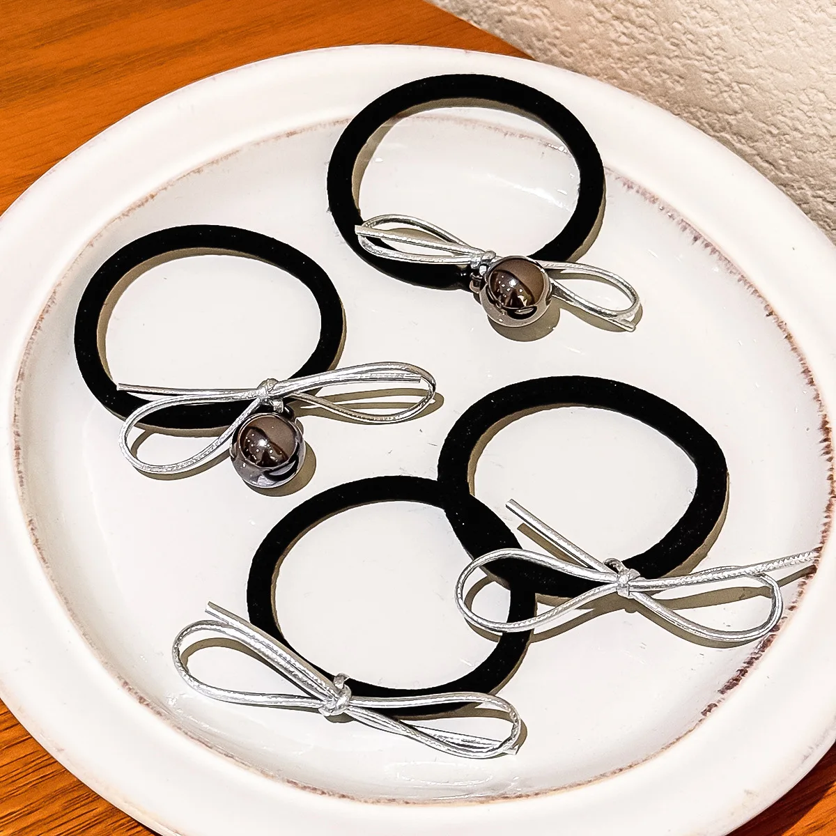 

2pcs/ Silver Bow Head Rope Hair Ring Women Light Luxury Temperament Hair Rope high-end Sense Ponytail Head Rope Hair Accessories