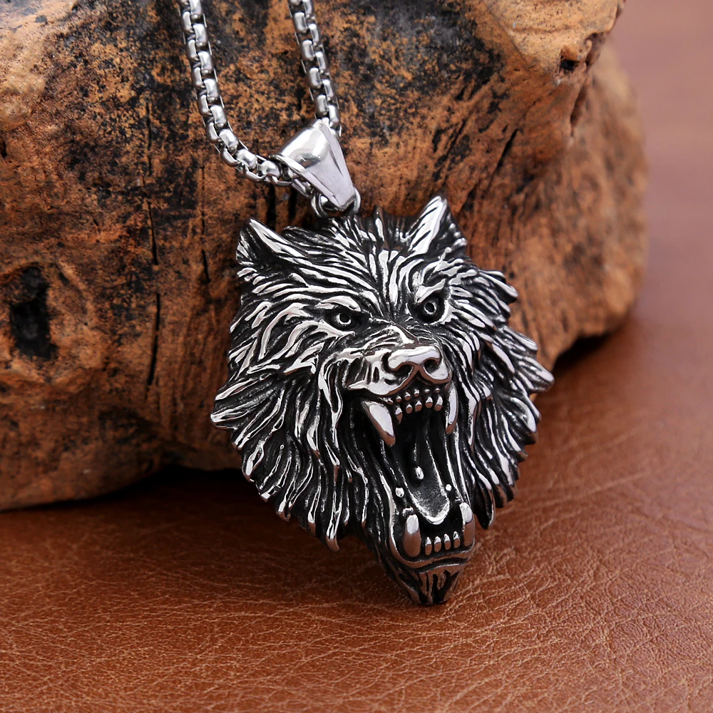 2022 New Berserk Wolf Head Pendant Necklace Vintage Stainless Steel Viking Wolf Head Necklace Men Women Punk Hip Hop Jewelry