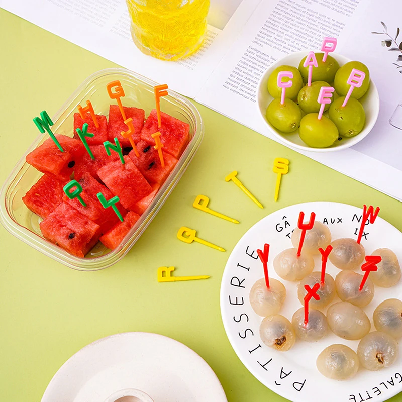 Garfo de fruta infantil criativo, garfo de animal bonito, sinal de almoço, casa, 26 letras