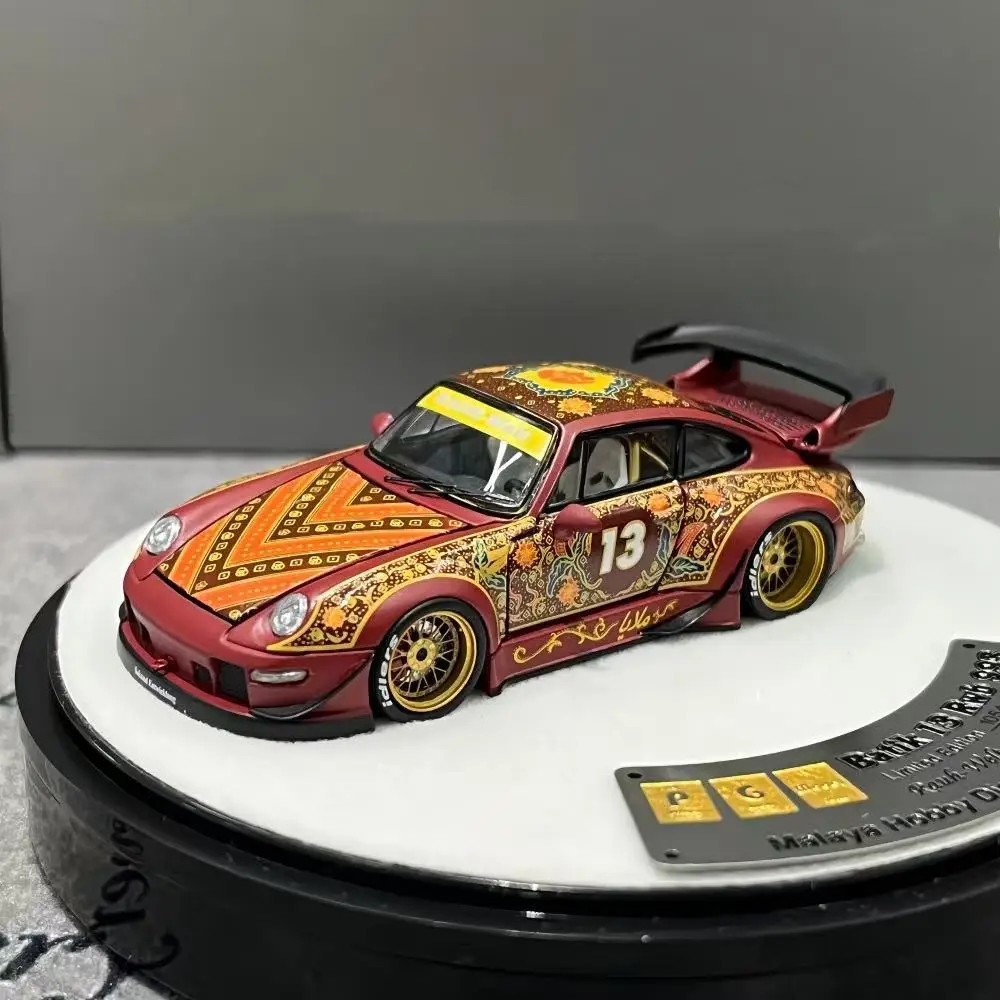 PGM 1:64 RWB930 Diecast Model Car