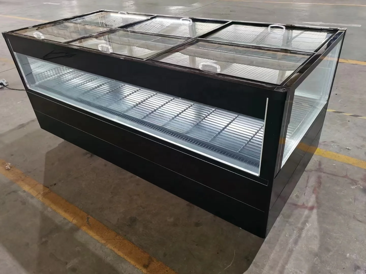 Aangepaste Factory Outlet Display Koeling Supermarkt Glazen Schuifdeur Display Eilandvriezer Commercieel Systeem