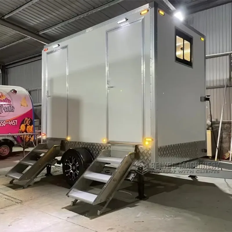 Rimorchio per WC WC mobili Soffioni doccia portatili per esterni Bagno con corrimano pieghevole