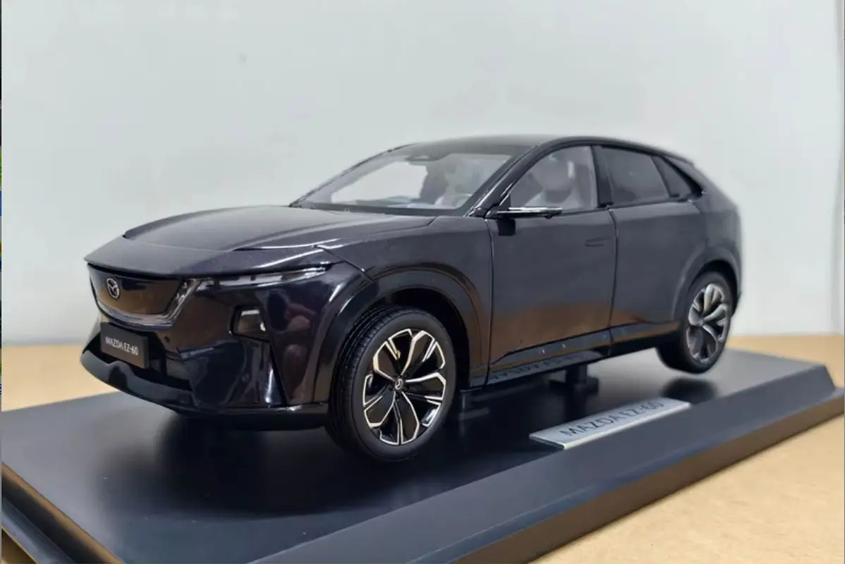 

Spot 1:18 original Changan Mazda CX8 car model 2019 MAZDA CX-8 alloy car model collection
