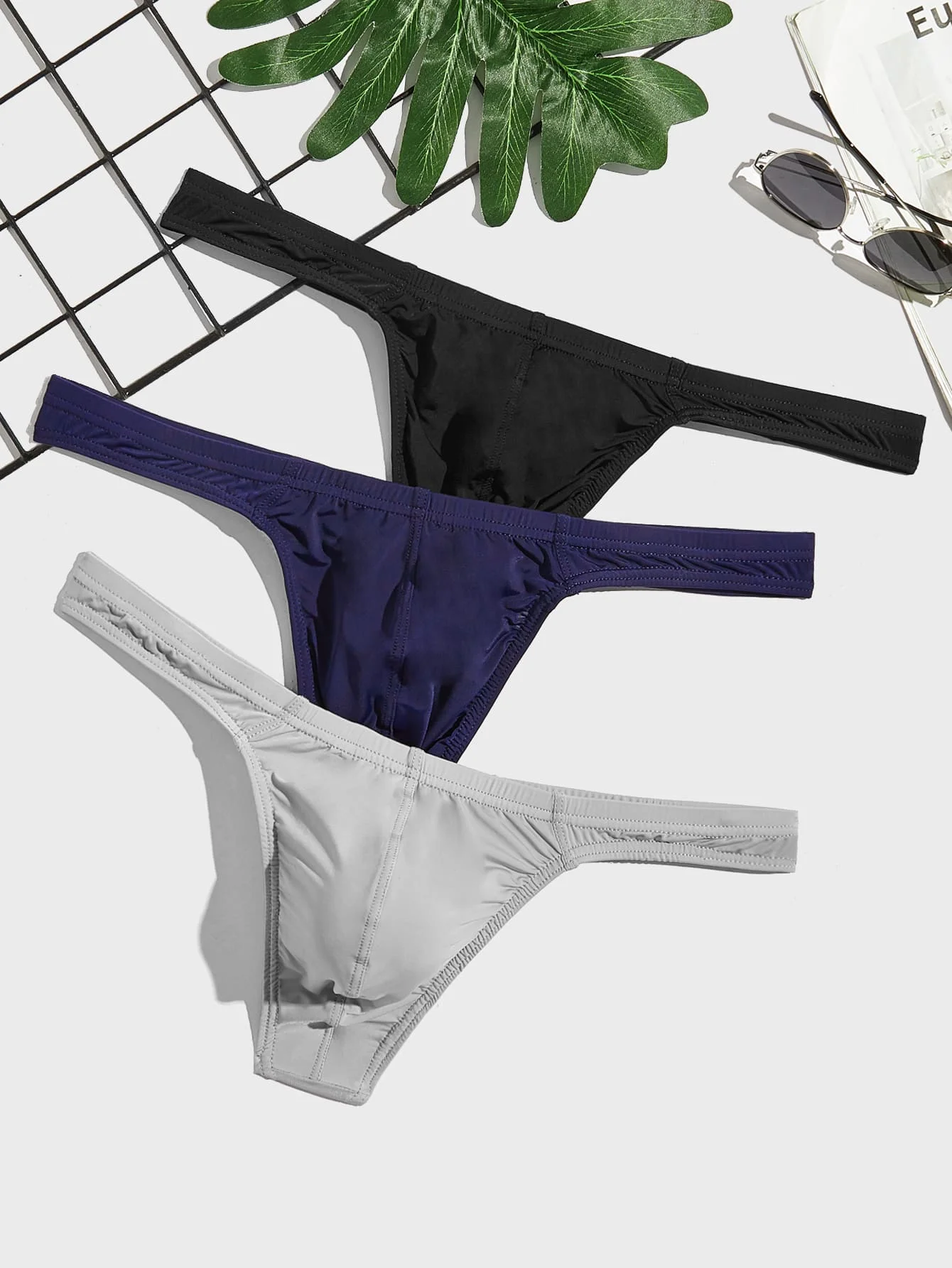 

Men's 3-Pack Solid Color Thong Underwear Set for Everyday Wear