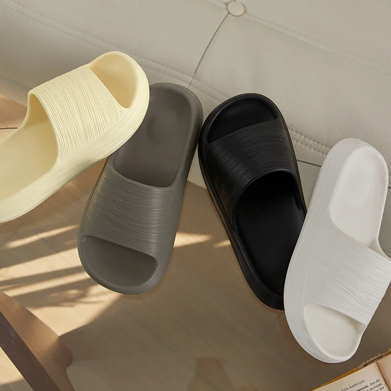 Pantofole da uomo in EVA morbide antiscivolo da donna sandali estivi accoglienti inodore coppia scarpe da casa per interni ed esterni unisex per la casa