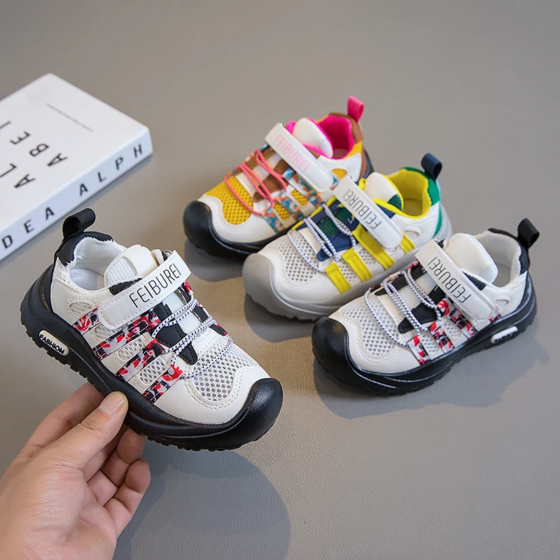 

Детские повседневные кроссовки для мальчиков и девочек, лето 2026, новинка, обувь для малышей, для прогулок, яркие цвета, с вырезами, сетчатые, удобные, стильные, школьная обувь