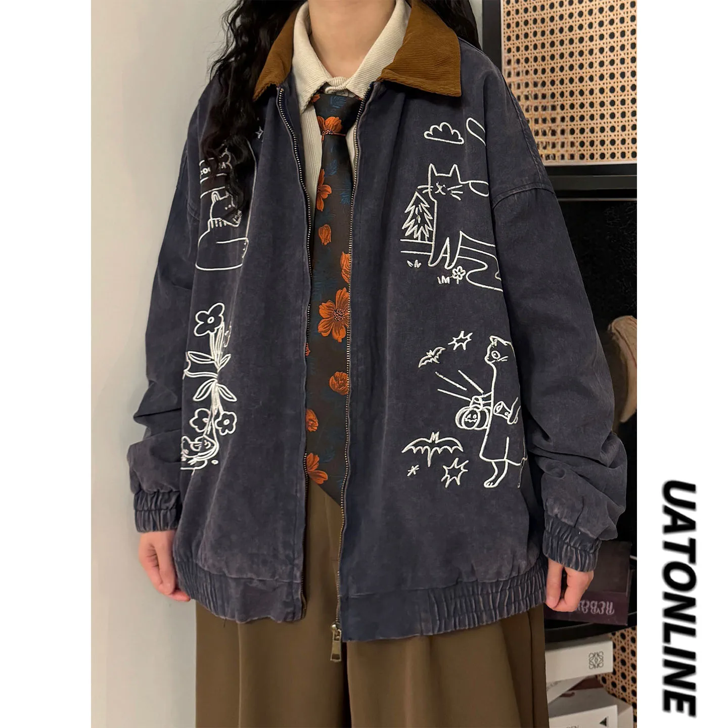 

Куртка-бомбер UATONLINE2026 весенняя, в американском ретро-стиле, с мультяшной вышивкой, джинсовая, с воротником, уличная, на молнии...