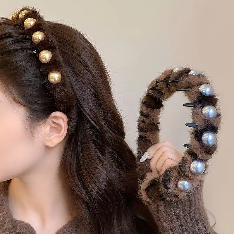 

Осенне-зимняя пушистая повязка на голову – ободок для волос с жемчугом и леопардовым принтом, с зубцами, нескользящий, придающий объем, для умывания, подконтроливает непослушные волосы