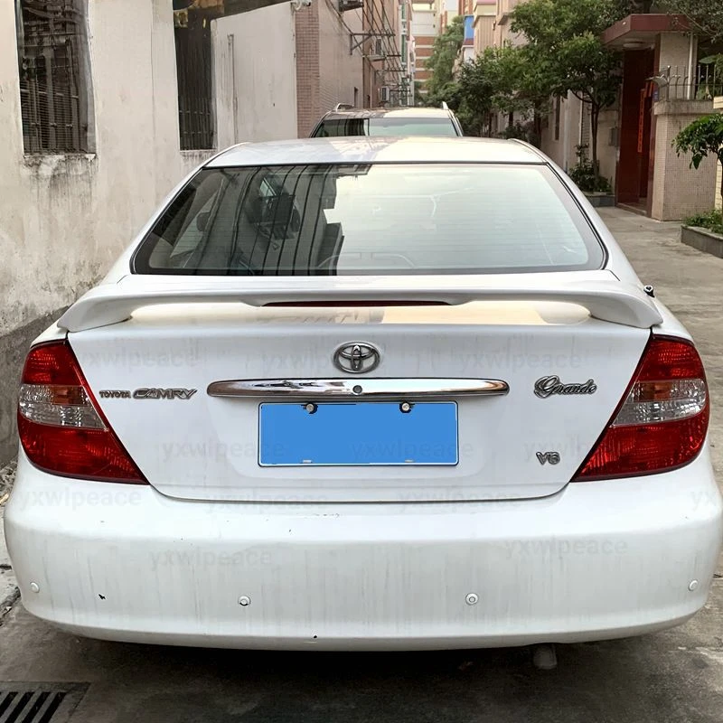 Dla Toyota Camry 2003 2004 2005 Spoiler Wysokiej jakości materiał ABS Niepomalowany kolor Tylny spoiler bagażnika Stylizacja samochodu