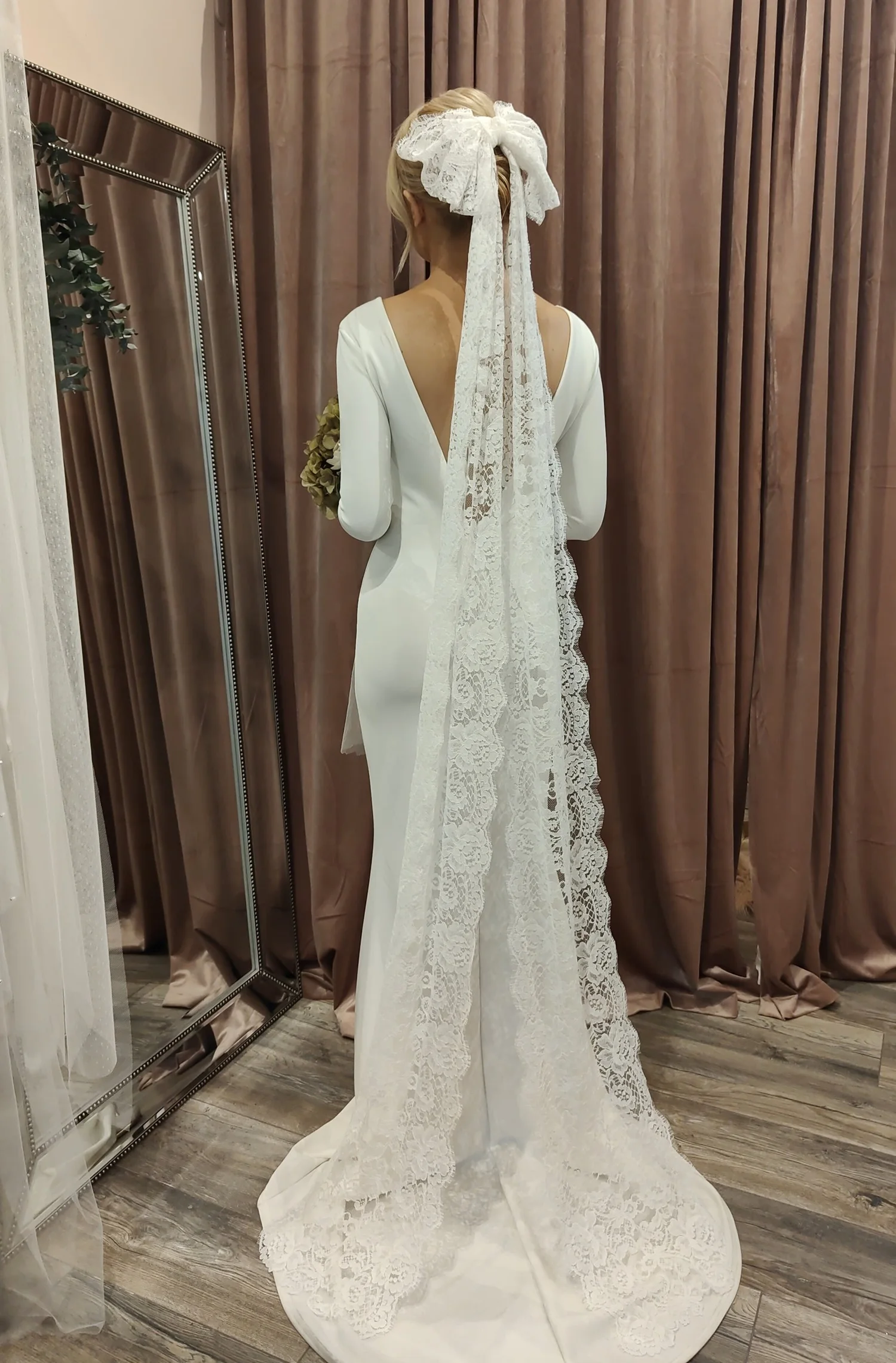 Victoria Lace Bow Veil With Long Ribbon ,Wedding Veil With Comb   DV086