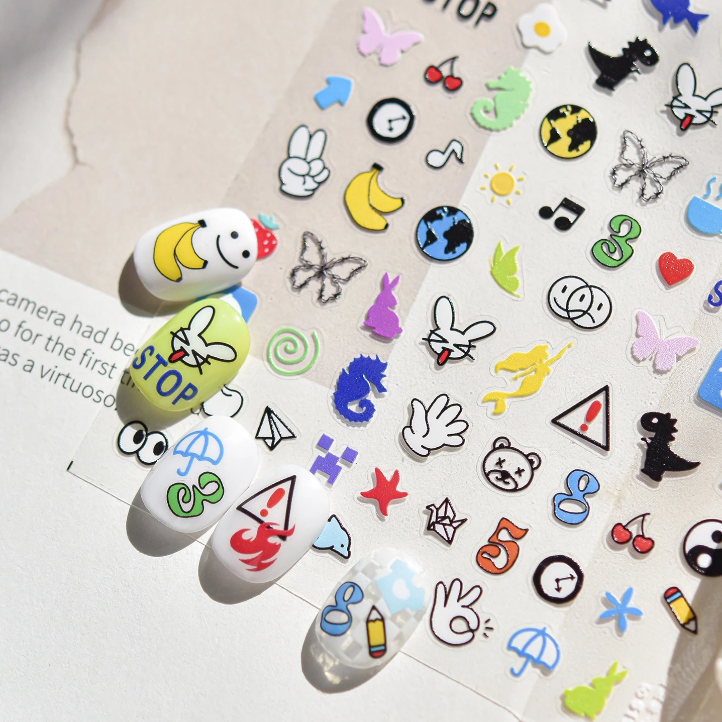 الفواكه الحيوانات نمط النقوش ورقة كرين الأسماك عدد العين ساعة الوقت ستار تاج قلم رصاص ديناصور مسمار الفن ملصق مانيكير مائي