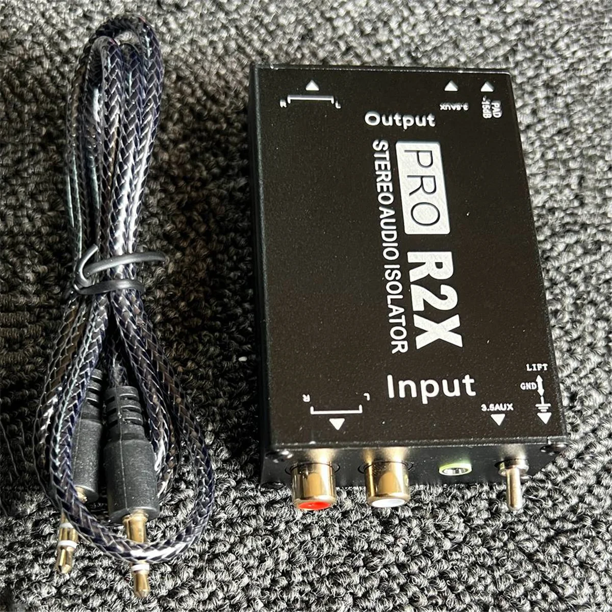 

Daily 3.5MM+ Audio Isolator Audio Current Acoustic Isolator Audio Noise Eliminator Common Ground Isolator Automobile