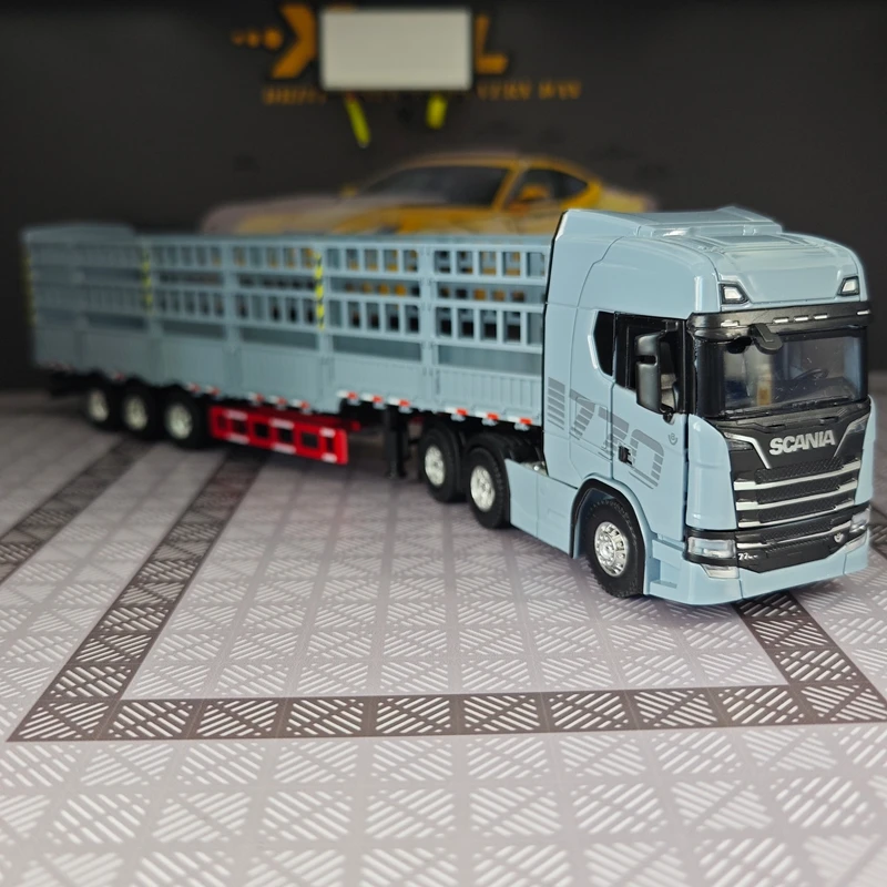 1:50 Simulated all alloy sliding Scania high rail transport vehicle model with doors that can be opened to tow heavy trucks