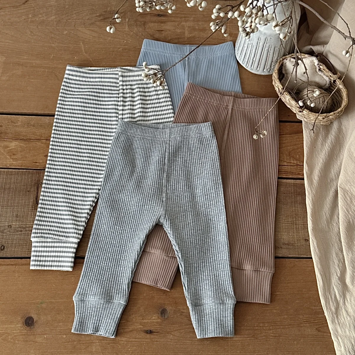 Babyartikel für Neugeborene, 4er-Pack, geripptes Leggings-Set, mehrfarbig, einfarbig, gestreift, elastisch, hoch dehnbar, mit Bündchen, für Säuglinge – Detail 4