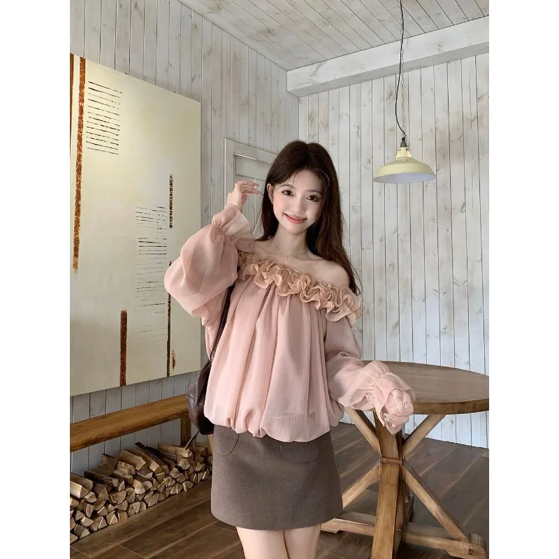 Modieus en zacht stijl retro opgerolde rand schuine schouder shirt met lange mouwen voor dames herfst losse off-shoulder top