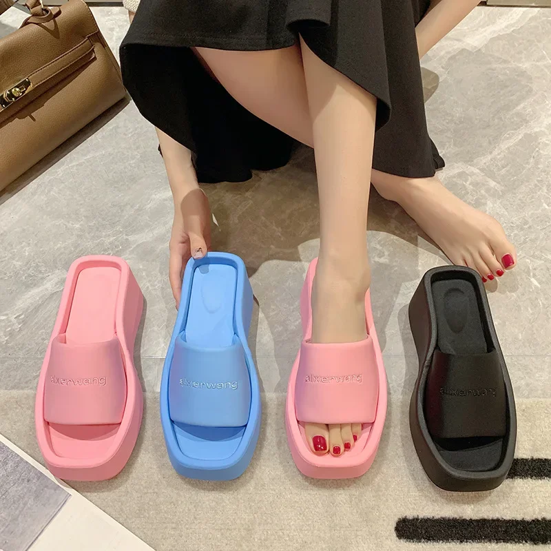 Thick soled square head flip flops women's new summer sponge cake soles with high feeling of stepping on excrement and small