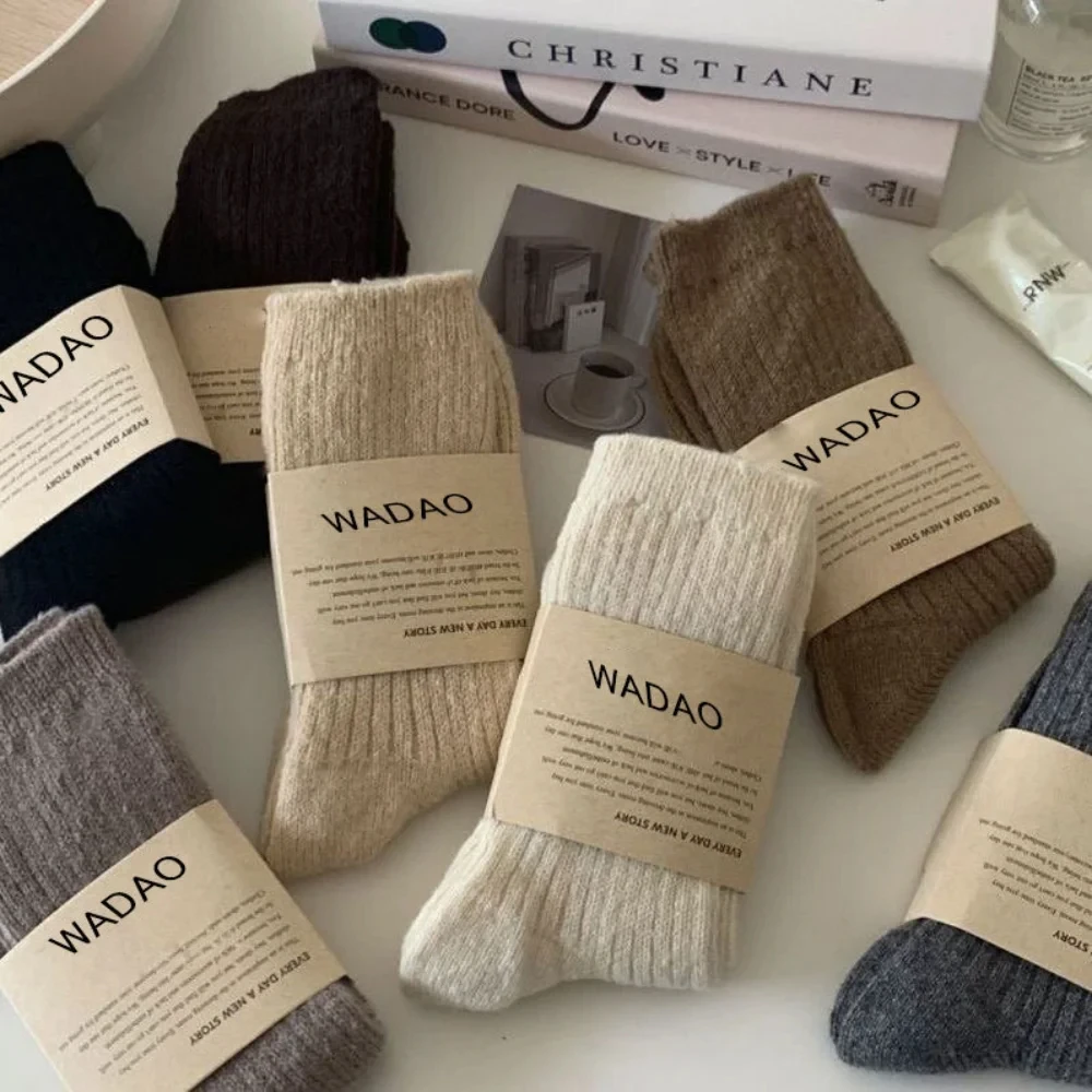 Warme Herfst Kasjmier Dikke Wol Witte Sokken Vrouwen Winter Dikker Warme Harajuku Sokken Leuke Thermische Japanse Mode Effen Kleur