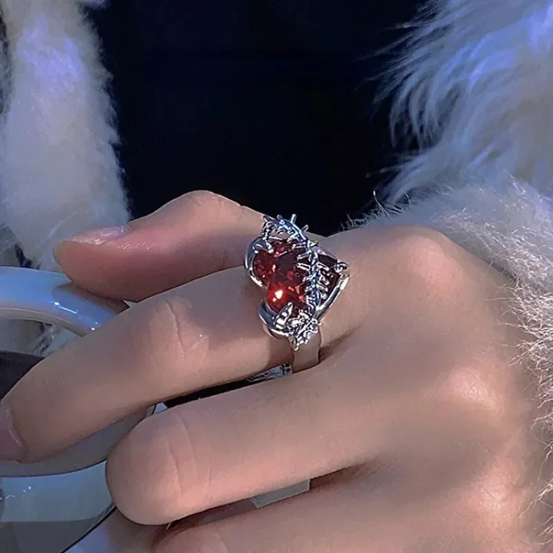 ريترو جديد الأحمر القلب قابل للتعديل الدائري للنساء شخصية الأحمر المفتوحة البنصر خمر القوطية خاتم بنات حفلة هدية