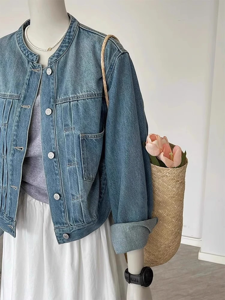 Chic Retro HK Light - Wash Denim Jacket ผู้หญิงรอบคอและ Cuffed Sleeves Cropped น้ําหนักเบาฤดูใบไม้ผลิฤดูใบไม้ร่วง Essential Coat