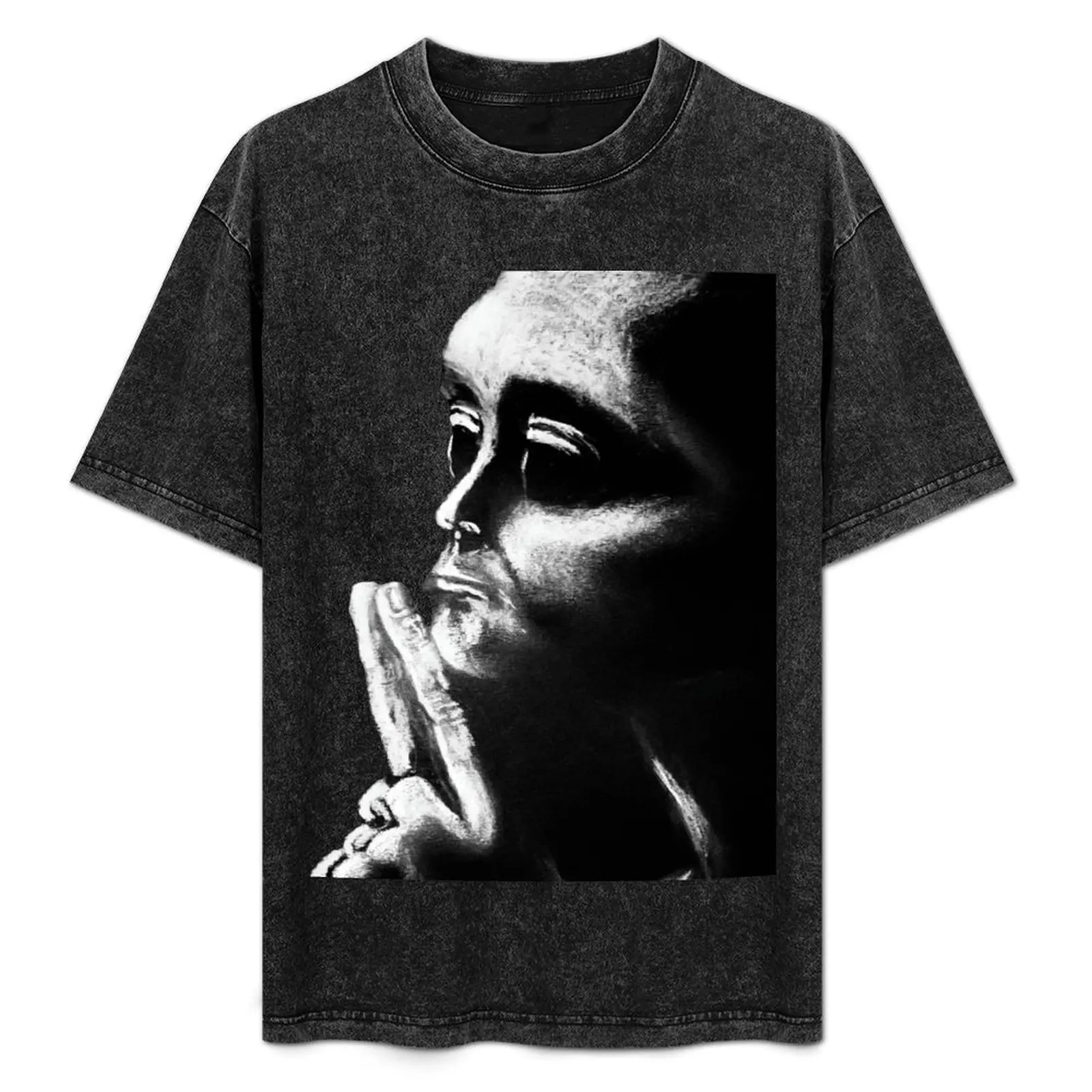 Grayson contemple le t-shirt simple et décontracté à manches courtes