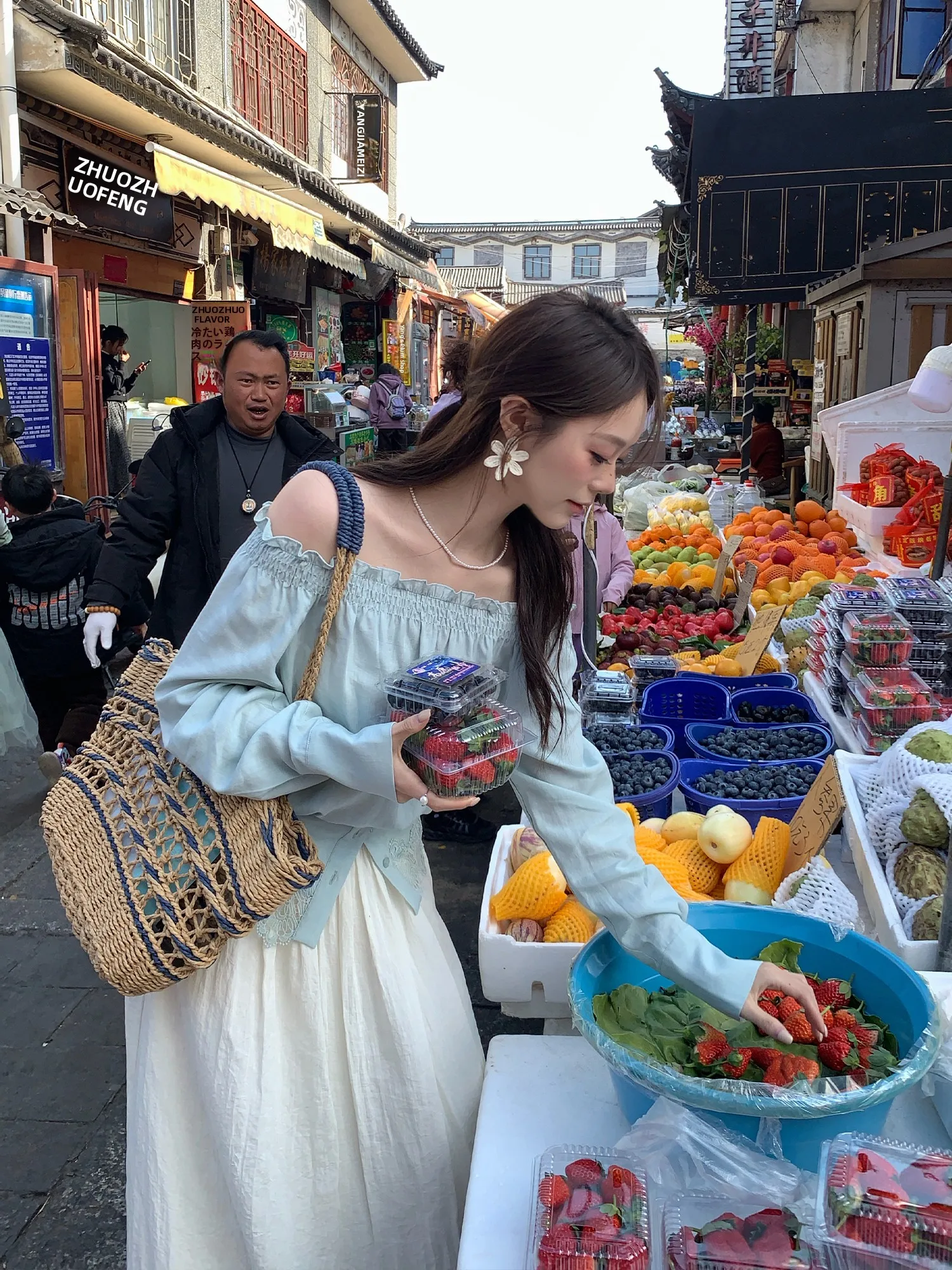 

Женская повседневная блузка с одним открытым плечом, кружевной отделкой и длинным рукавом, весна-лето, из смесовой ткани, с ароматом Rearla