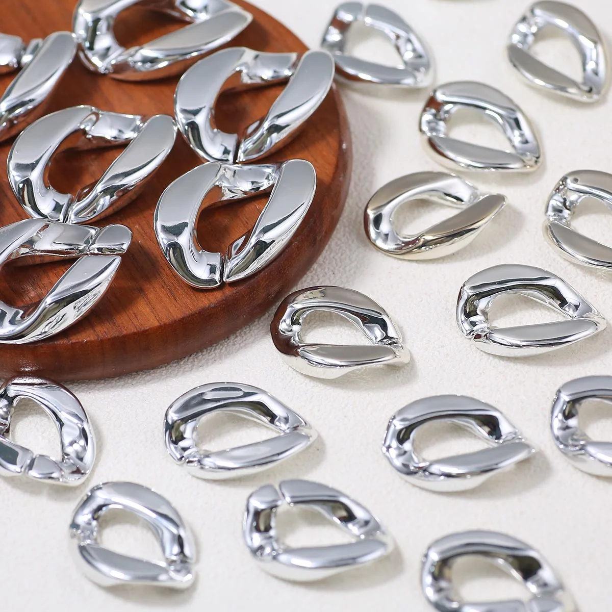 10/20pcs/lot Acrylic Link Chain Clasp Sliver Twisted Open Buckle Beads Connectors For DIY Jewelry Making Necklace Keychains