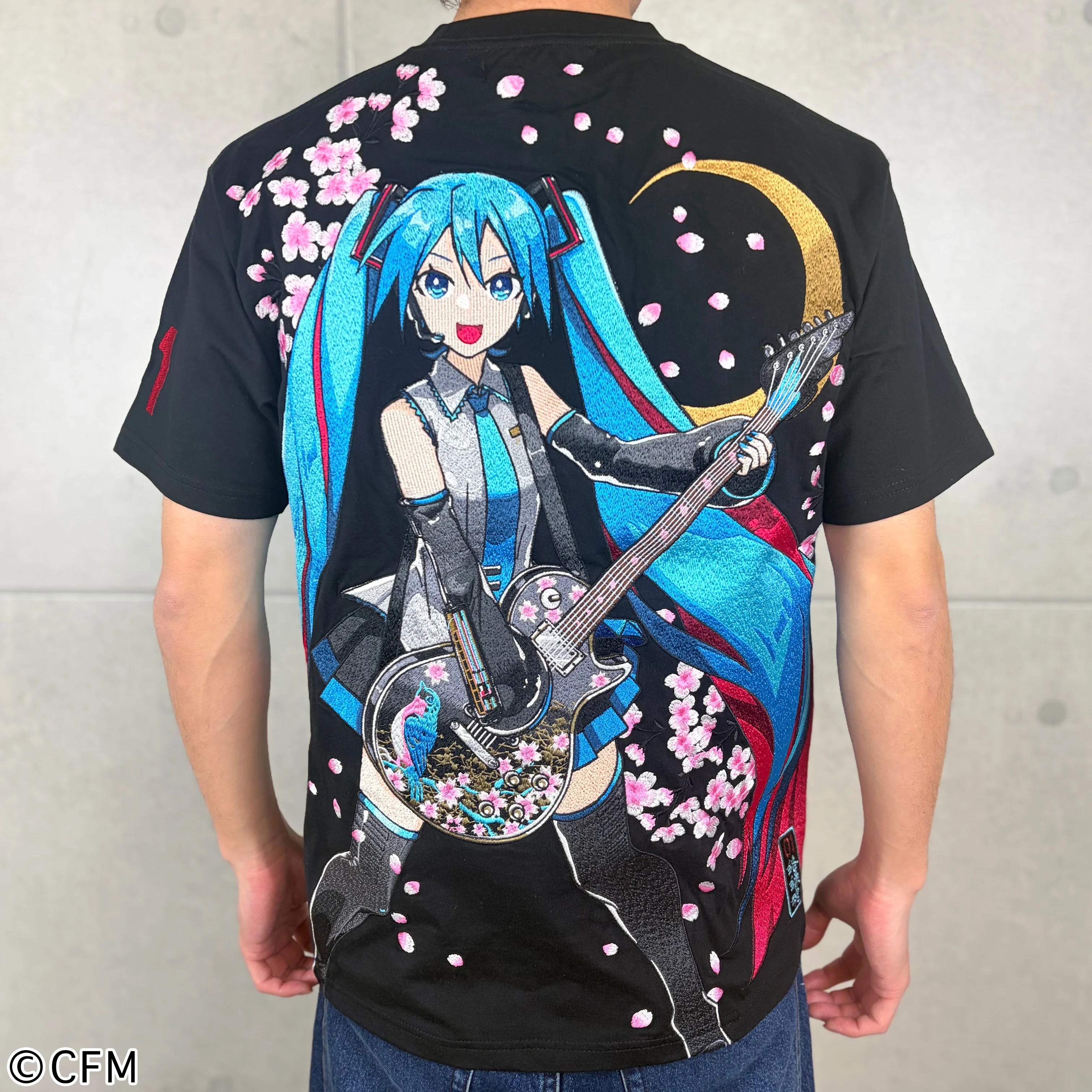 camiseta-unissex-oversized-harajuku-streetwear-casual-de-manga-curta-com-estampa-de-guitarra-sakura-e-anime-hatsune-miku-verao-2026