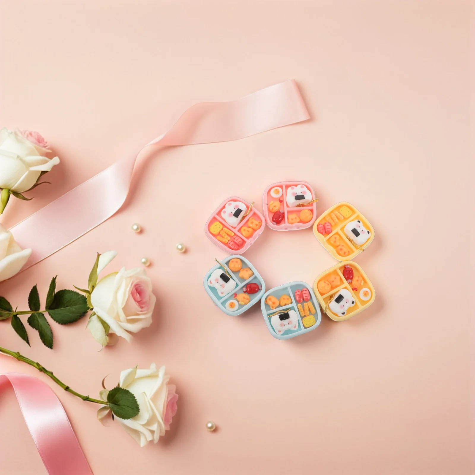6 szt. Mini talerzyki na posiłki, urocze żywiczne przekąski w pudełku bento do dekoracji domku dla lalek, japoński styl, małe rekwizyty na lunch, miniaturowe